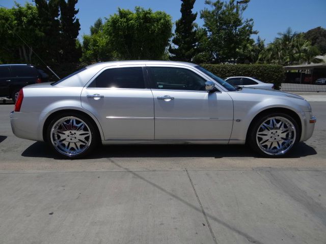 2006 Chrysler 300C Regular Cab