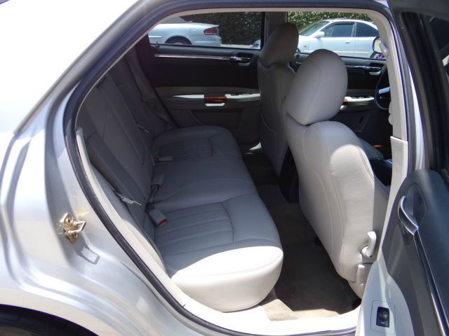 2006 Chrysler 300C Regular Cab