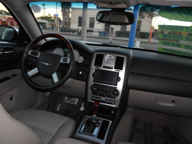 2007 Chrysler 300C Regular Cab