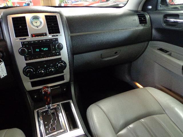 2007 Chrysler 300C Base