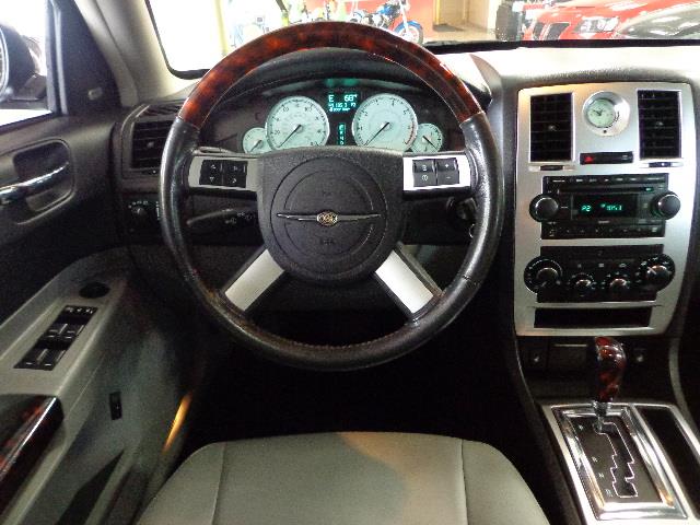 2007 Chrysler 300C Base