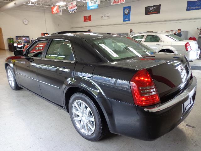 2007 Chrysler 300C Base