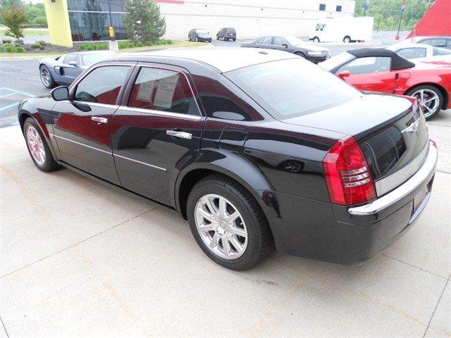 2007 Chrysler 300C Regular Cab