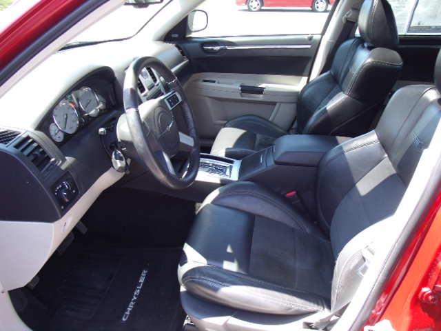 2007 Chrysler 300C Base