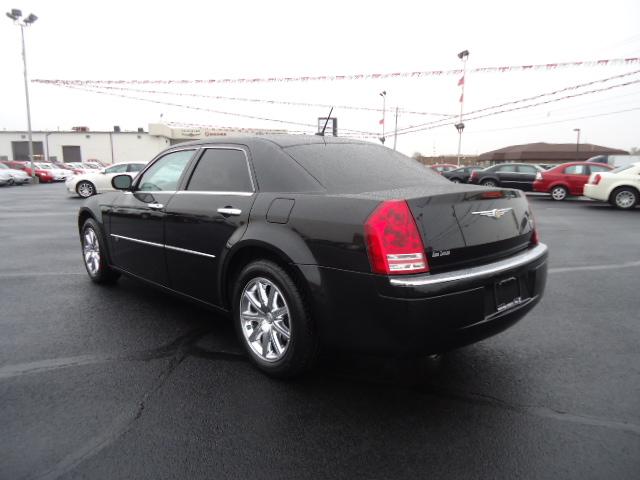 2008 Chrysler 300C 4x4 XLT