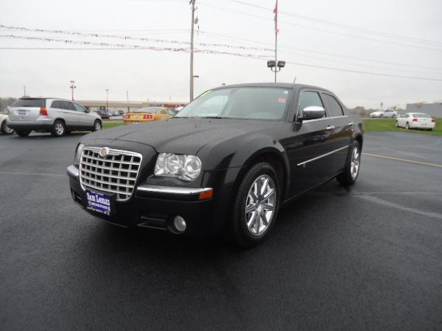 2008 Chrysler 300C 4x4 XLT