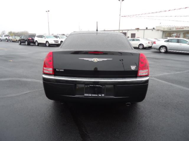 2008 Chrysler 300C 4x4 XLT