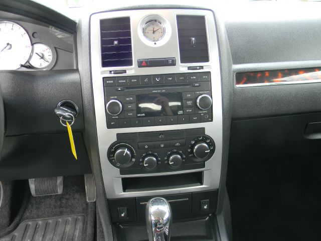 2008 Chrysler 300C Regular Cab