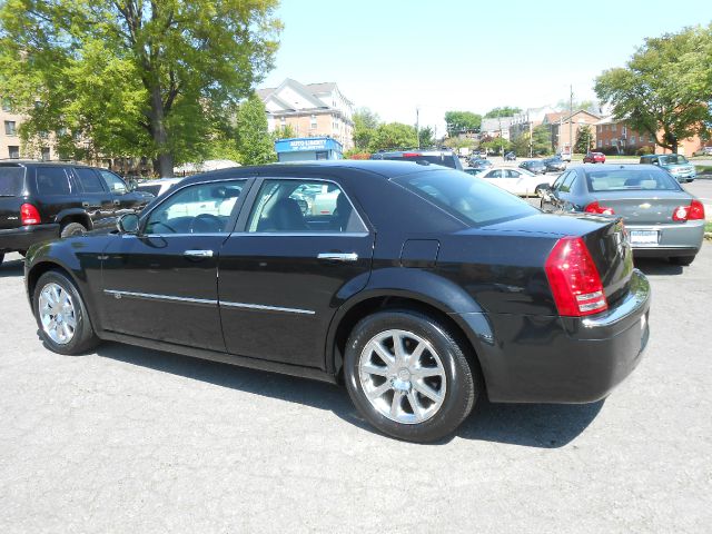 2009 Chrysler 300C SLT Luxury 4x4