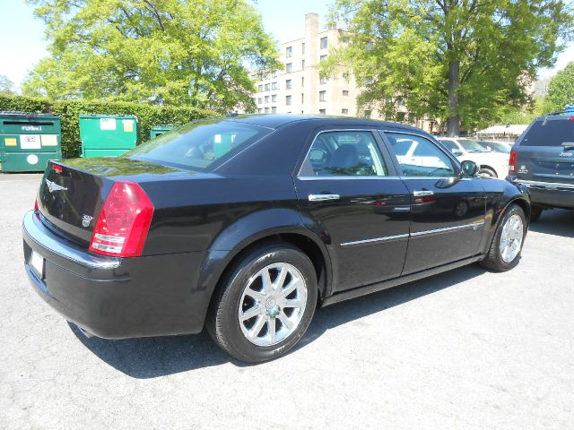 2009 Chrysler 300C SLT Luxury 4x4