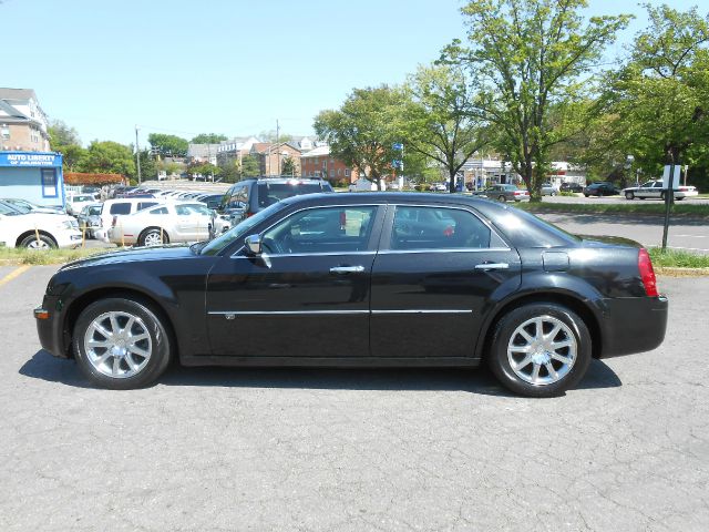 2009 Chrysler 300C SLT Luxury 4x4