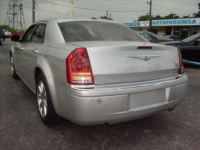 2010 Chrysler 300C SLT Luxury 4x4