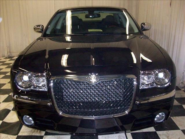 2010 Chrysler 300C 4x4 XLT