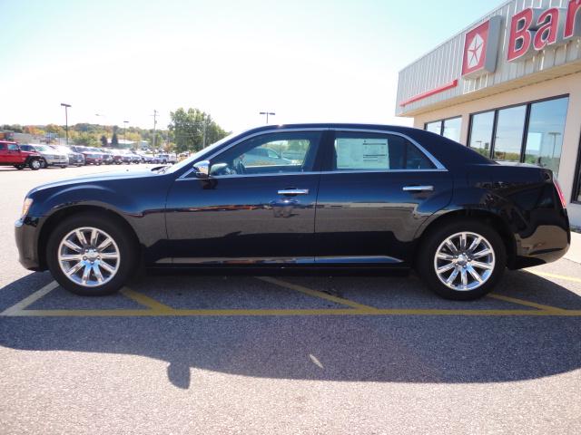 2011 Chrysler 300C Unknown