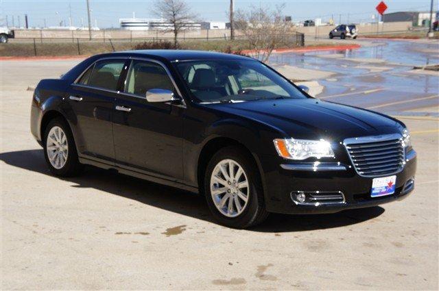 2011 Chrysler 300C Unknown