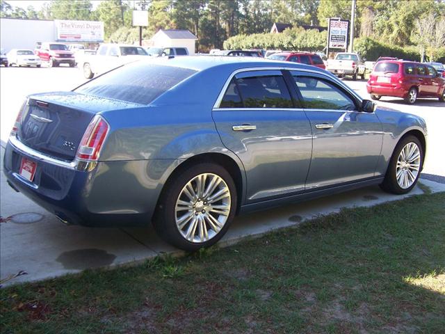 2011 Chrysler 300C Unknown