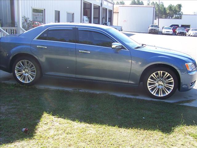 2011 Chrysler 300C Unknown