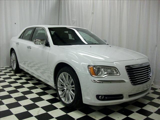 2011 Chrysler 300C Unknown