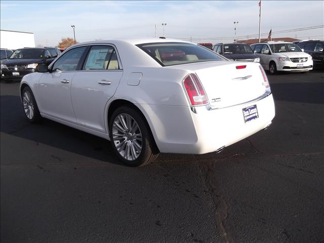 2012 Chrysler 300C Unknown