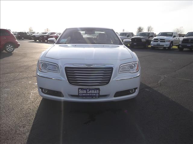 2012 Chrysler 300C Unknown