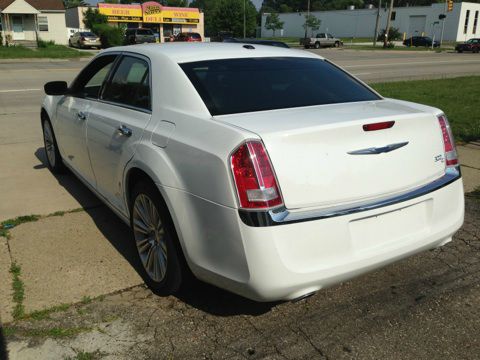 2013 Chrysler 300C Regular Cab