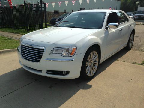 2013 Chrysler 300C Regular Cab