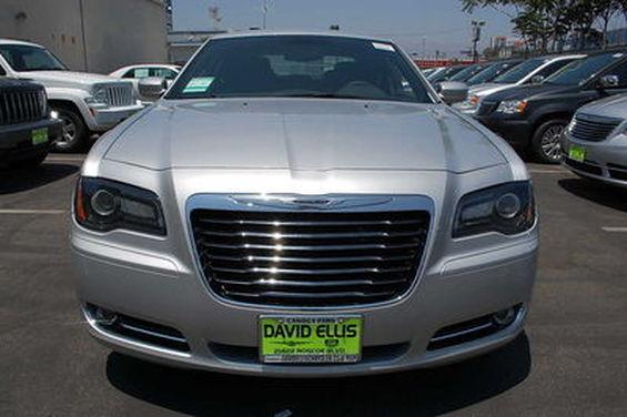 2012 Chrysler 300S LT 4X4 Extra NICE MUST SEE