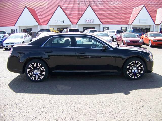 2012 Chrysler 300S LT 4X4 Extra NICE MUST SEE