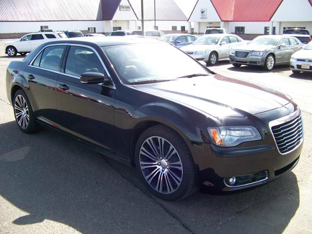 2012 Chrysler 300S LT 4X4 Extra NICE MUST SEE