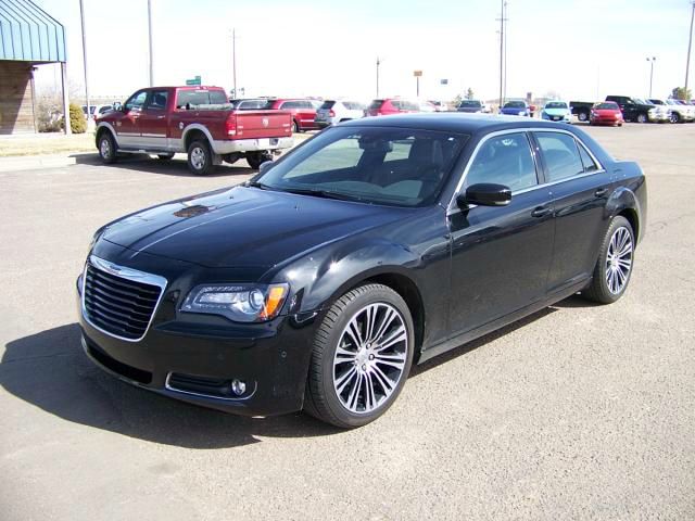 2012 Chrysler 300S LT 4X4 Extra NICE MUST SEE