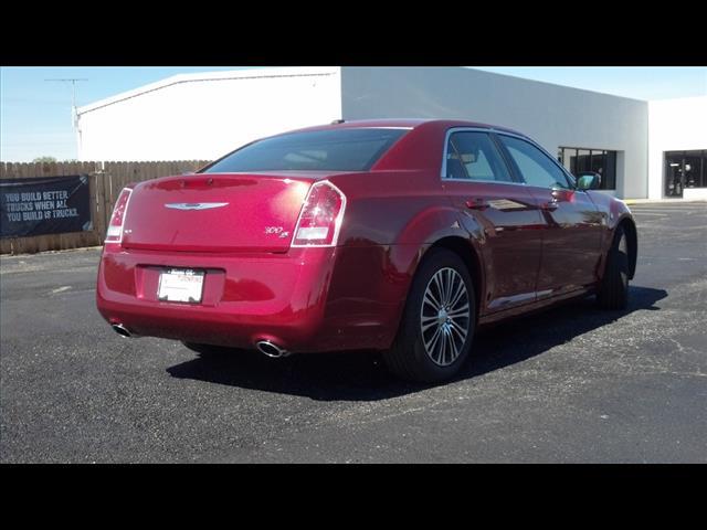 2012 Chrysler 300S Base Convertible