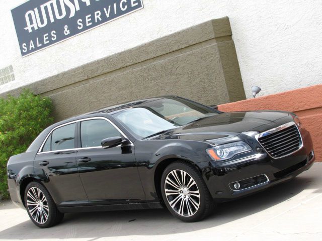 2012 Chrysler 300S LT 4X4 Extra NICE MUST SEE