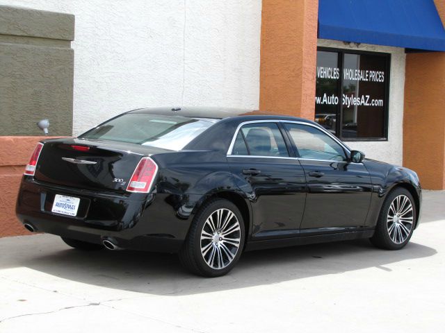 2012 Chrysler 300S LT 4X4 Extra NICE MUST SEE