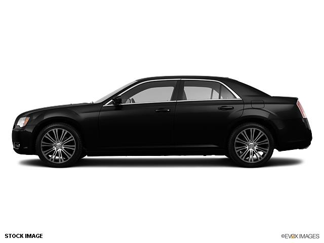 2013 Chrysler 300S Unknown