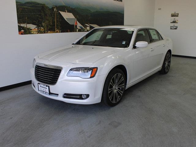 2013 Chrysler 300S 4dr Sdn Man Evolution MR