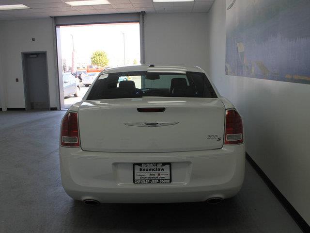 2013 Chrysler 300S 4dr Sdn Man Evolution MR