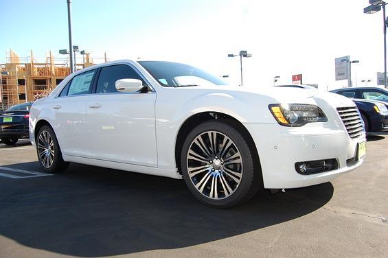 2013 Chrysler 300S LT 4X4 Extra NICE MUST SEE