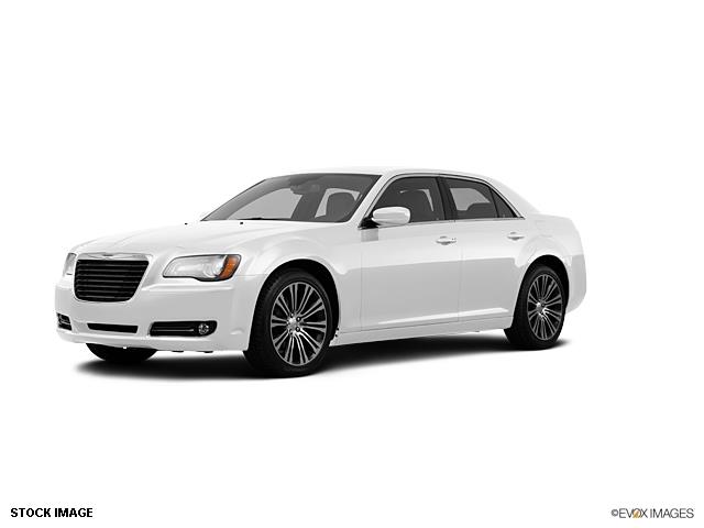 2013 Chrysler 300S Unknown