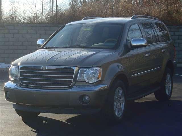 2007 Chrysler Aspen SLT 25