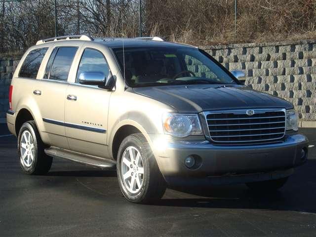 2007 Chrysler Aspen SLT 25