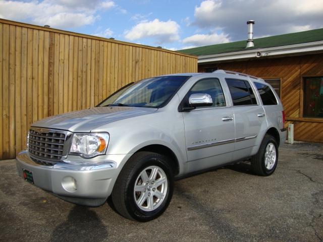 2007 Chrysler Aspen SLT 25