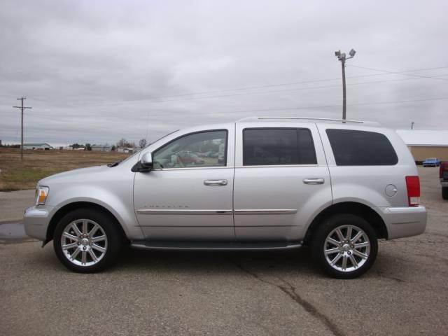 2007 Chrysler Aspen SLT 25