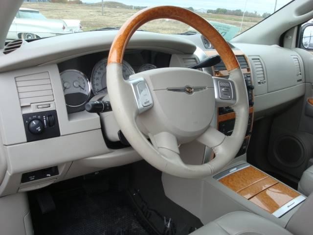 2007 Chrysler Aspen SLT 25