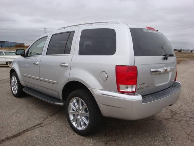 2007 Chrysler Aspen SLT 25