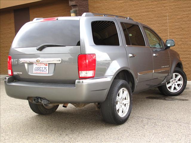 2007 Chrysler Aspen SLT 25