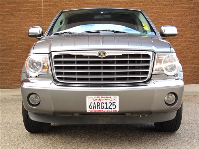 2007 Chrysler Aspen SLT 25