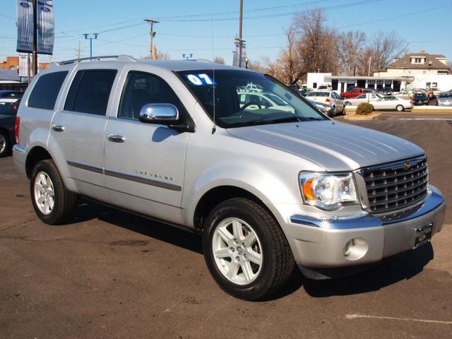 2007 Chrysler Aspen SLT 25