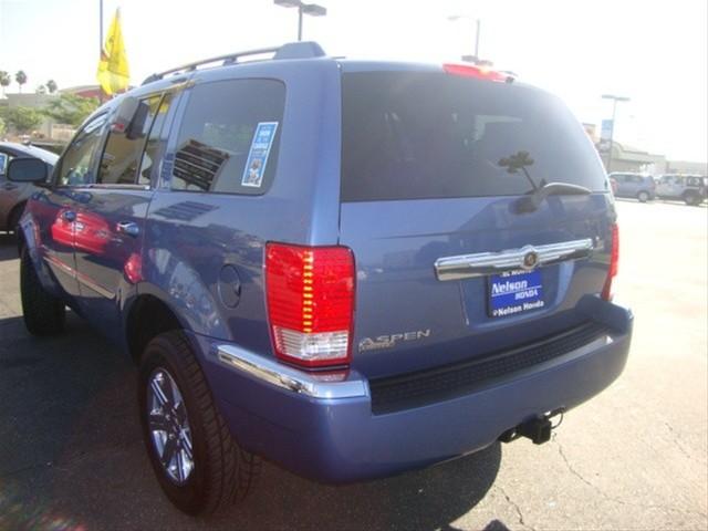 2007 Chrysler Aspen SLT 25