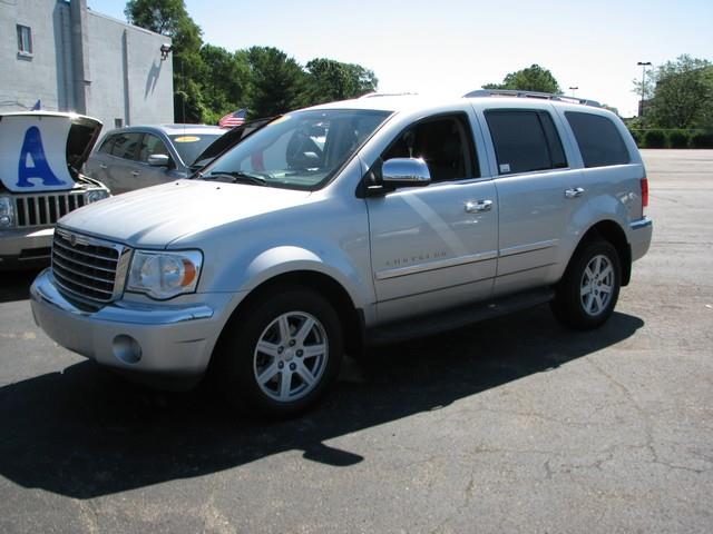 2007 Chrysler Aspen SLT 25