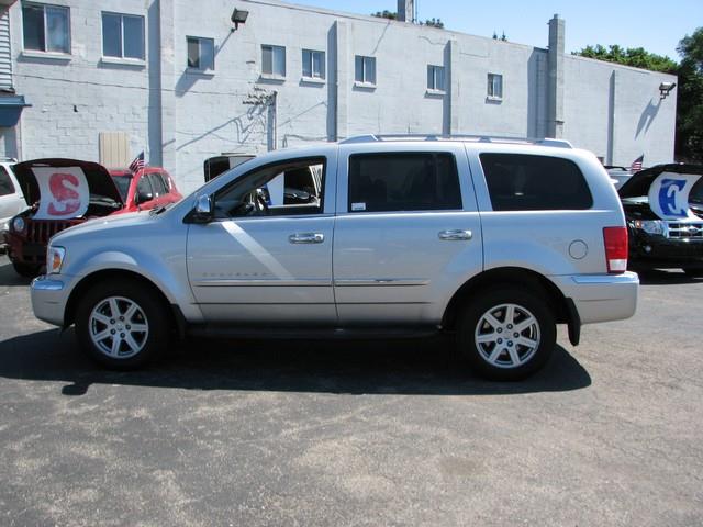 2007 Chrysler Aspen SLT 25